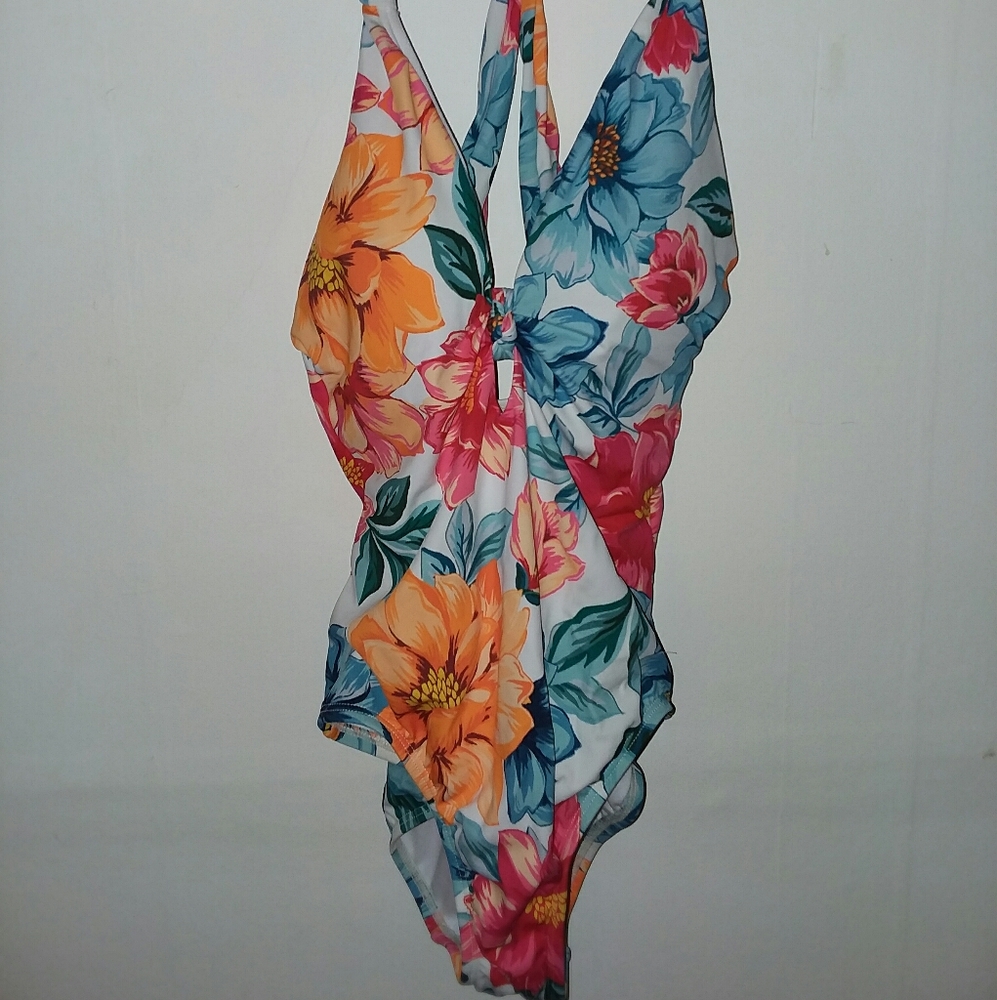 One piece swim suit